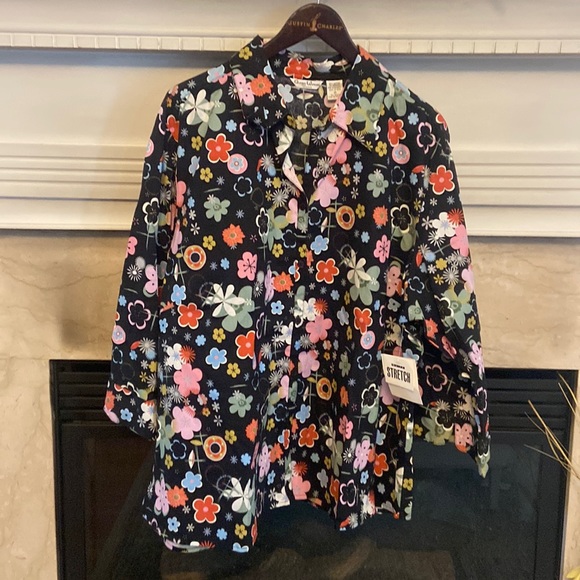 quizz Tops - 🌼 New quizz woman’s shirt new with tag. Size 24 stretch